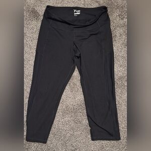 Lrg Old Navy Women's Black Capris